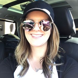 Meet your Posher, Brooke